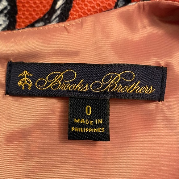 Brooks Brothers Crop Sleeveless Vest Size 0 Buttons up back. EUC— like new. - Picture 5 of 7